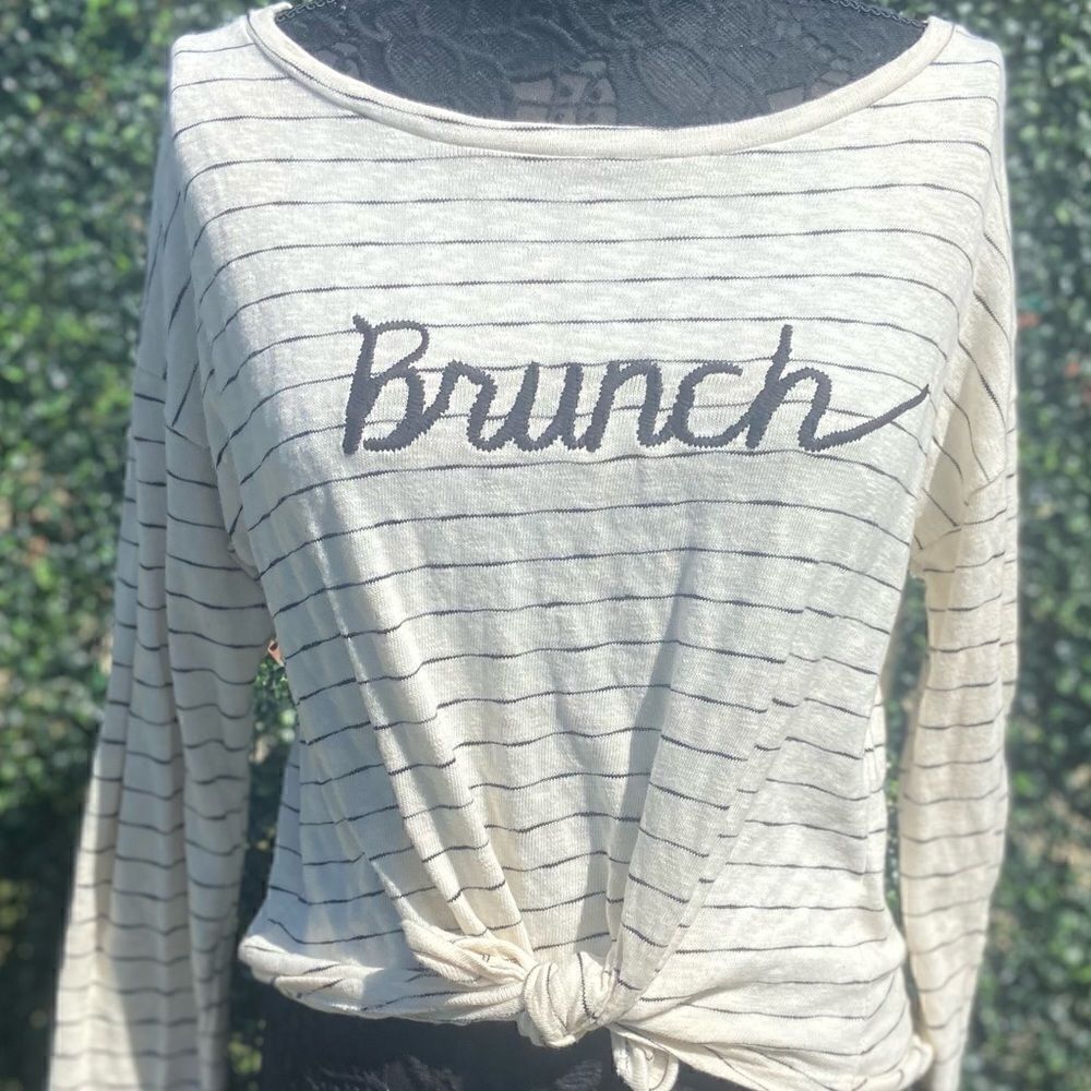 Ladies long sleeve blank Paige Brunch shirt small